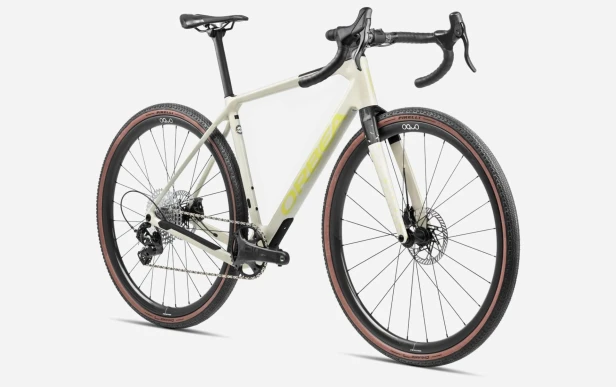 R152TTCC-DI-FRONT-TERRA_M22TEAM_over.jpg